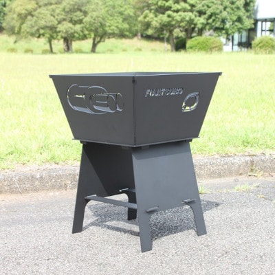 美しい炎と浮かび上がる柄に癒やされる! 「Fire Pit (焚き火台)」
