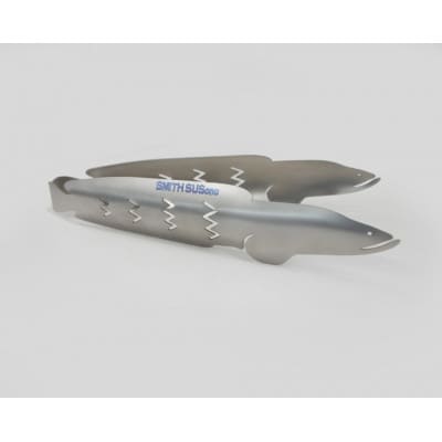 使うたびに愛着が湧く、雷魚がモデルのチタン製トング (150mm)