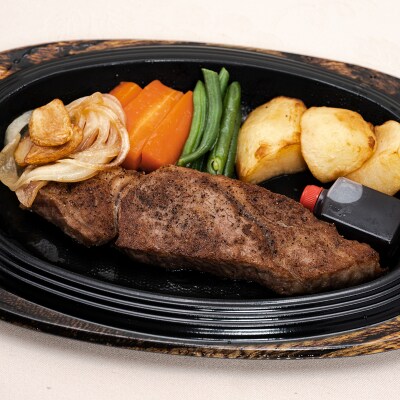 レストランの黒毛和牛ステーキ弁当　J10