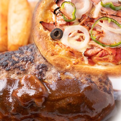 宍粟ハムたっぷりピザと但馬牛ハンバーグのセットJ23