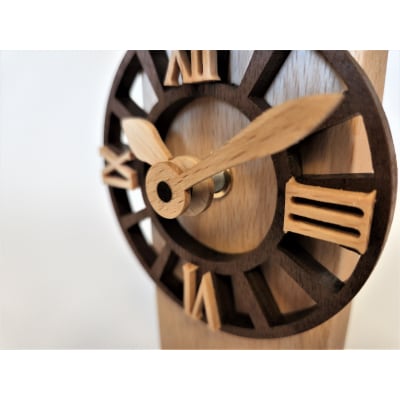 無垢材　木の置き時計(ローマ数字)　AH17　