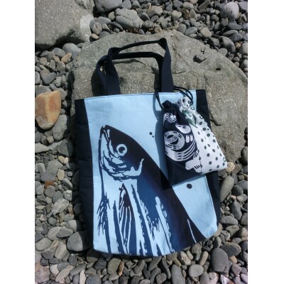 焼津 鰹・かつお たて型 バッグと 焼津 巾着(a10-829)