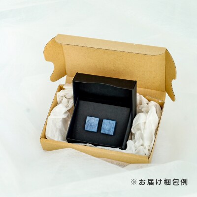 【奏華舎】～装う土佐和紙～ 手漉き藍紙イヤリング(藍 / シカク / アレルギー対応) 奏華舎