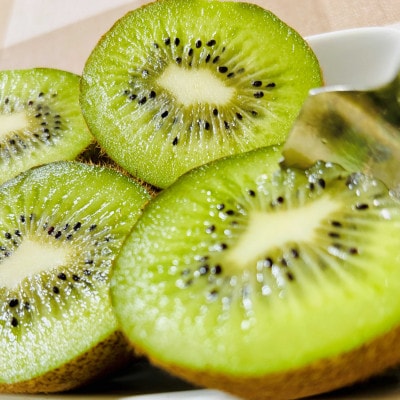 【ヘイワード12玉】贈答用中箱 大晴農園のキウイフルーツ