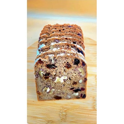 クランベリー・クルミ・レーズンの贅沢ライ麦パン