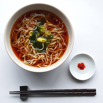 即席でわかおりやまいも蕎麦 8袋入り【S933】