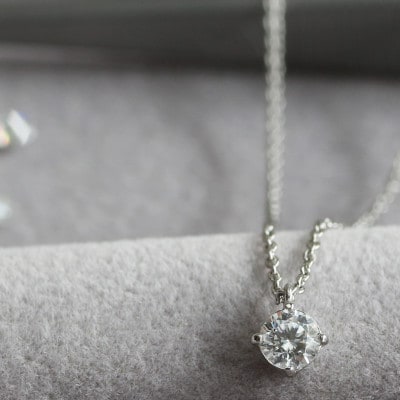 プラチナ900【0.2ct ラボダイヤモンドネックレス】クラウン 王冠 未来の輝き 一粒ペンダント