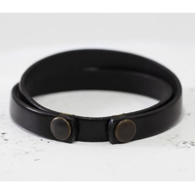 【イタリアンレース】オシャレに決まる!牛革　レザーブレスレット　ハンドメイド品　ベルトカラー:黒