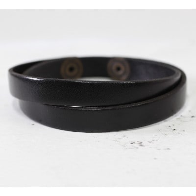 【イタリアンレース】オシャレに決まる!牛革　レザーブレスレット　ハンドメイド品　ベルトカラー:黒