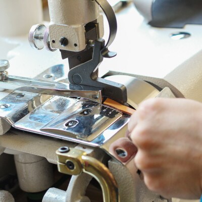 深い色あいが魅力的【栃木レザー 2重巻きブレスレット】クラシカルデザイン　ベルトカラー:蜜柑