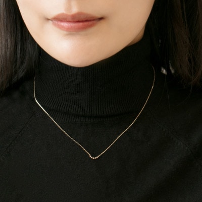 【18金 ダイヤモンドネックレス】大人の輝き 華奢で上品な毎日ジュエリー 大大人気 カーブデザイン