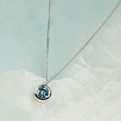 プラチナ900【0.2ct ラボブルーダイヤモンドネックレス】ふくりん留め 優しい輝き ペンダント