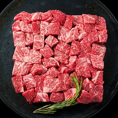 令和元年生まれの唐津産黒毛和牛“佐用姫牛”贅沢角切り煮込み用バラ肉　800g