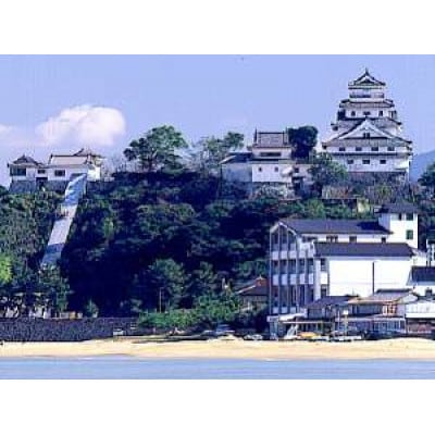 展望お食事処「唐津茶屋」にて唐津湾や唐津城を眺めながらのお食事。イカ活き造り付き会席ペア食事券