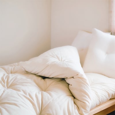 ふっくらあたたかい掛け布団(木綿わた90%ポリエステル10%)シングル　シンプルなオフ白無地