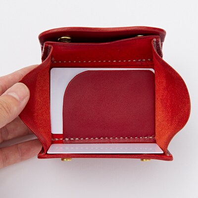 【ちっこくても使い易いミニ財布no.3】左利き用　かわいい赤革　手縫い　多機能Boxタイプ