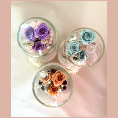 ガラスドームのお供え仏花　はなむらさき