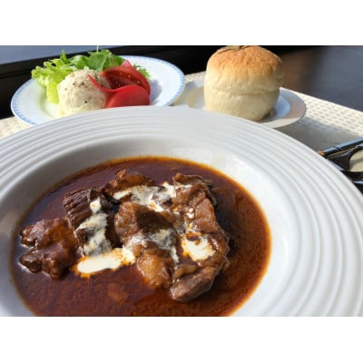 【贅沢にお肉を食す】黒毛和牛で作ったシェフ自慢のビーフシチュー3食(220g×3袋)[F4480s]