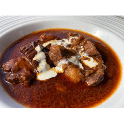 【贅沢にお肉を食す】黒毛和牛で作ったシェフ自慢のビーフシチュー3食(220g×3袋)[F4480s]
