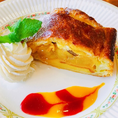 【レストラン特製】キャラメリゼしたりんごたっぷりアップルパイ(2本入り)[5839-1393]