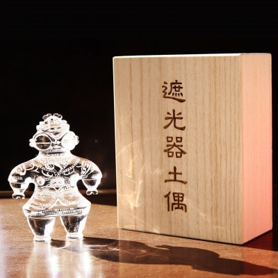 【甲州水晶貴石細工】伝統工芸士がつくる 水晶の遮光器土偶オブジェ 700-219