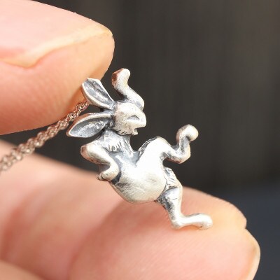 【鳥獣戯画】レリーフうさぎのシルバー925ネックレス 700-229