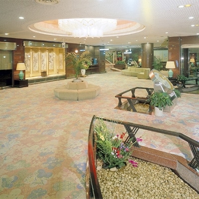 湯郷温泉　湯郷グランドホテル　一泊二食付ペア宿泊券　(平日限定・夕食は基本会席料理)
