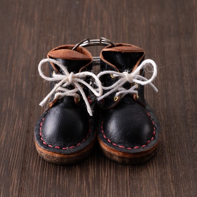 バイク乗りの本革ミニチュアブーツ