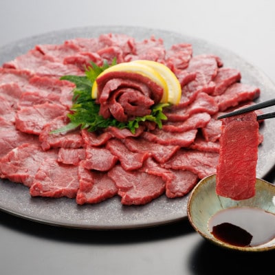 【熊本と畜】桜屋 上赤身馬刺し 500g【専用醤油付き150ml】(上天草市)
