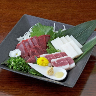 【馬刺し】熊本直送三種盛ブロック肉赤身100g・コーネ100g・フタエゴ100g計300g(上天草市