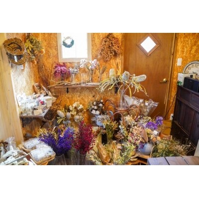生花でお届け 自宅で簡単ドライフラワーに ユーカリとワイルドフラワーの花束 H143 002 お礼品詳細 ふるさと納税なら さとふる