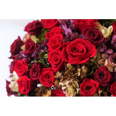 プリザーブドフラワーローズ60輪のアレンジメント　ギフト 産地直送 インテリア H193-016