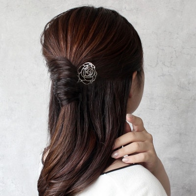 【地元職人の逸品】四季の花言葉とともに想いを贈る　かんざし「山茶花」