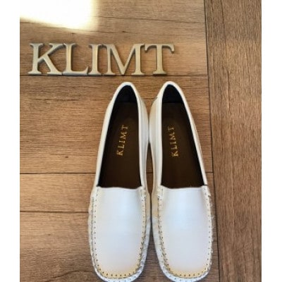 靴　KLIMT(クリムト) のふわふわ楽チン　23cm　ホワイト　モカシンシューズ　