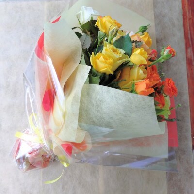 『天使のバラ』薔薇だけのミニ丈ブーケ(黄オレンジ系)Lサイズ