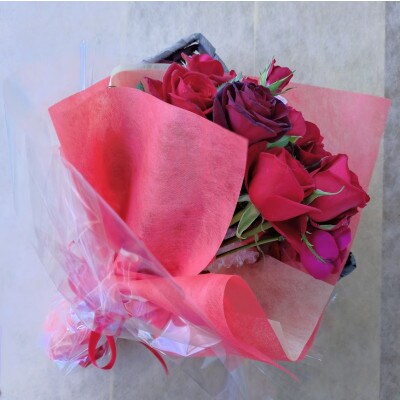 『天使のバラ』薔薇だけのミニ丈ブーケ(赤系)Sサイズ