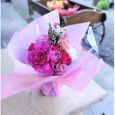 『天使のバラ』薔薇だけの自立型花束(ピンク系)
