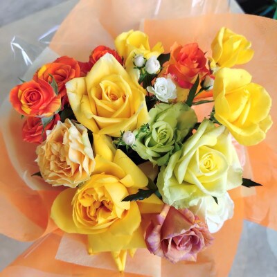 『天使のバラ』薔薇だけの自立型花束(黄オレンジ系)
