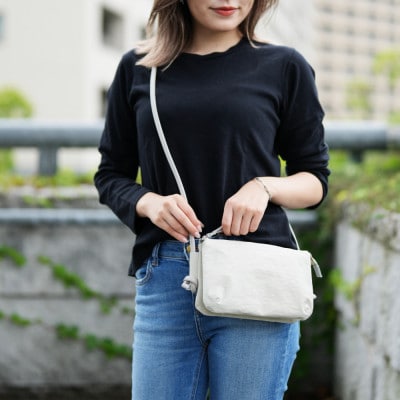 豊岡鞄　TUTUMU Osanpo Wallet(S3100　24-178)キナリ