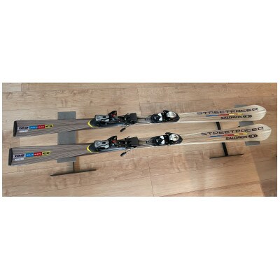 WINTER SPORTS GEAR MAINTENANCE BENCH