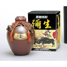 奄美でしか造れない黒糖焼酎「弥生みんがめ900ml」