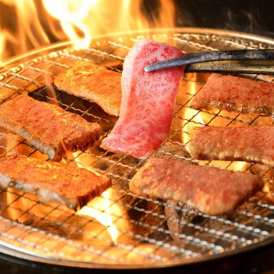 〈おおいた和牛使用・吉事豪華肉の二段重〉特選すき焼き・特選焼肉