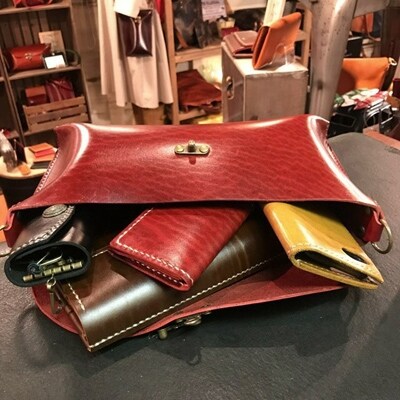 ブルガリ ハンドバッグ ショルダーバッグ 赤 レザー