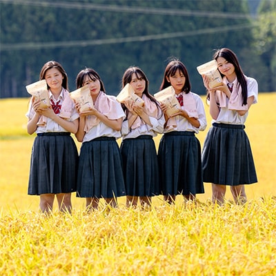 【毎月定期便】女子高生×雪の魚沼!県認証特栽魚沼コシ包装米飯10個+みそ各1×6全6回