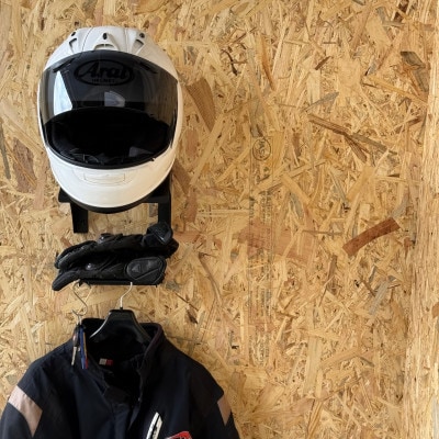 壁掛けヘルメットスタンド View Xiar wall