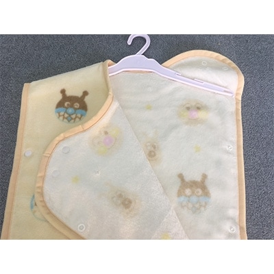 日本製　ベビー　毛布1枚　おくるみベスト1枚　A2柄　それいけ!アンパンマン　2枚組