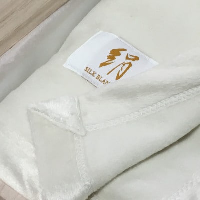 天然の美容繊維　シルク　毛布　シングル　アイボリー　10024