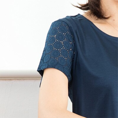 レディース レーヨンシルクスムース レース使いTシャツ 日本製(ネイビー　Mサイズ)