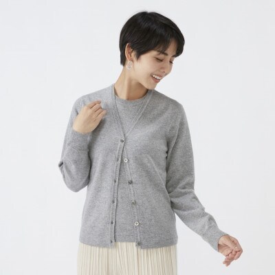 日本製　カシミヤ100%　レディース　Vカーディガン　ライトグレー　Mサイズ　90805