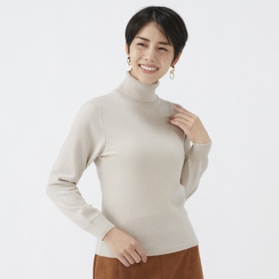 日本製　カシミヤ100%　レディース　タートルネック　ライトベージュ　2Lサイズ